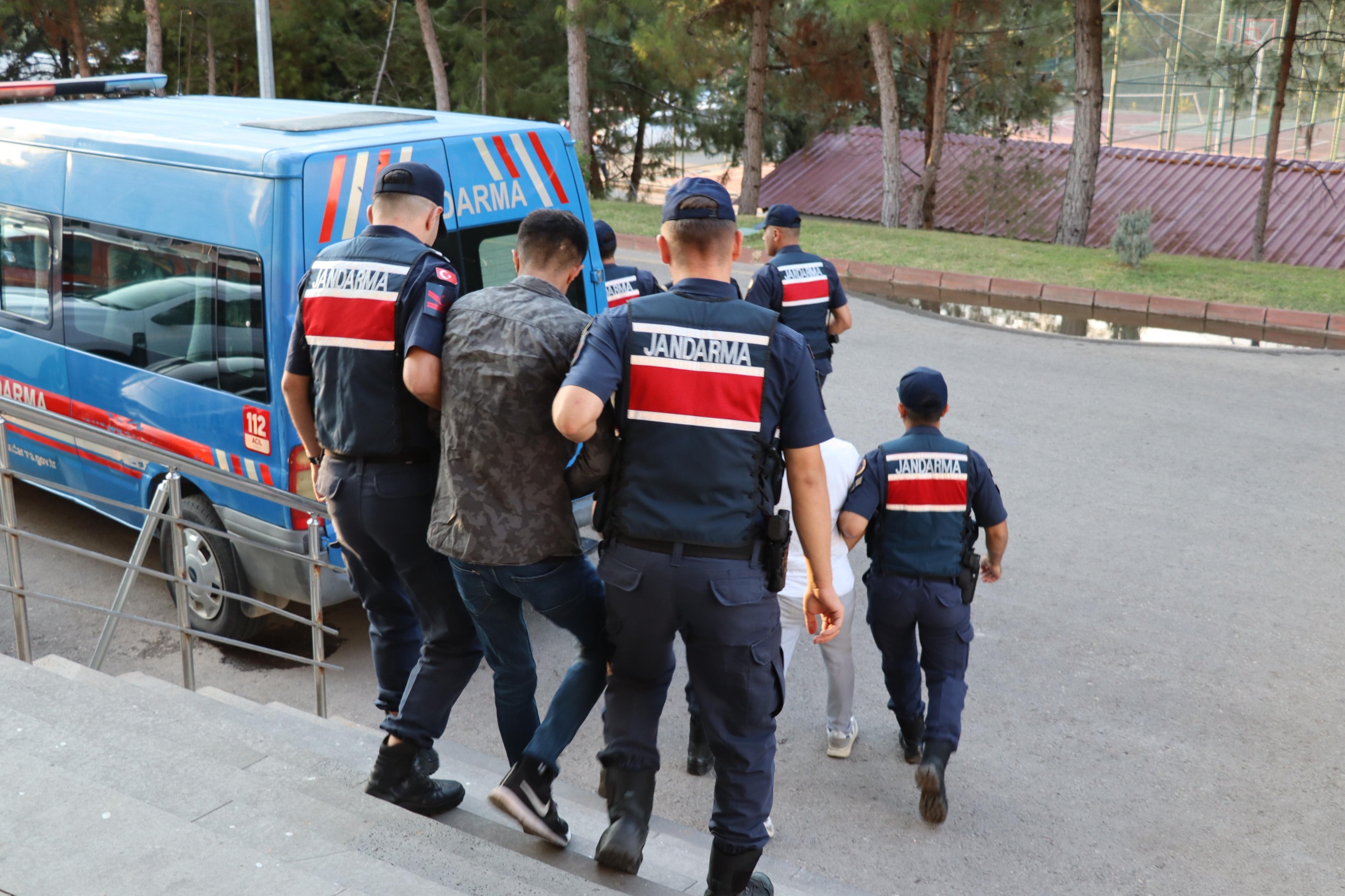 Gaziantep’te Göçmen Kaçakçılarına Operasyon: 4 Organizatör Yakalandı!