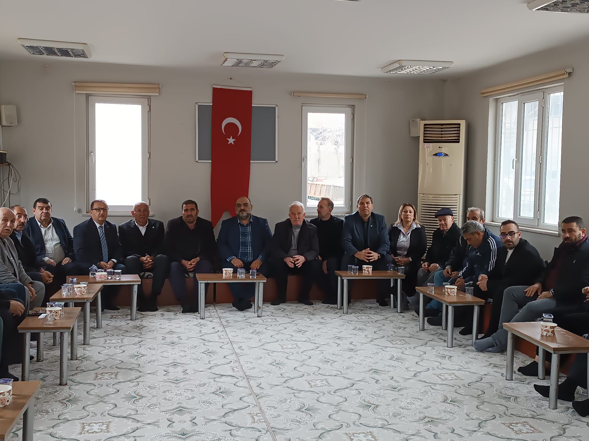 ŞEHİTKAMİL’DE İYİ PARTİ RÜZGARI: 50 ÇOCUK GİYDİRİLDİ!