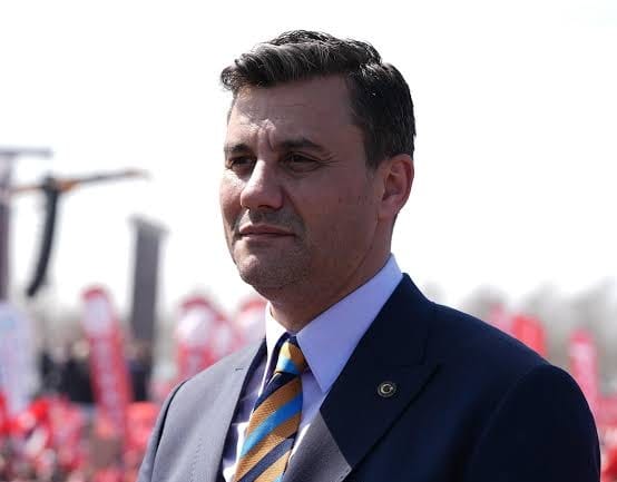 Manisa Büyükşehir Belediye Başkanı Ferdi Zeyrek Evinde Elektrik Akımına Kapıldı! Durumu Ağır!