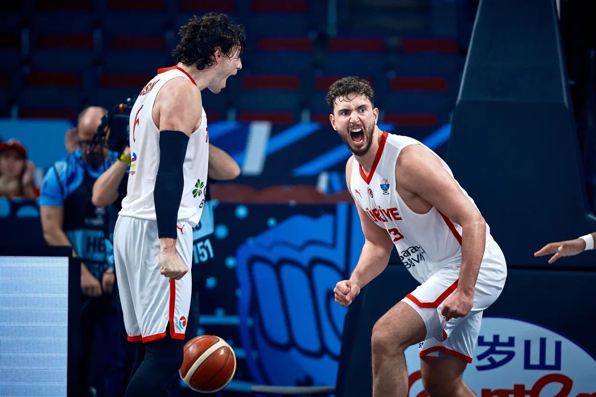 “12 Dev Adam” Avrupa Şampiyonası’nda Çeyrek Finalde