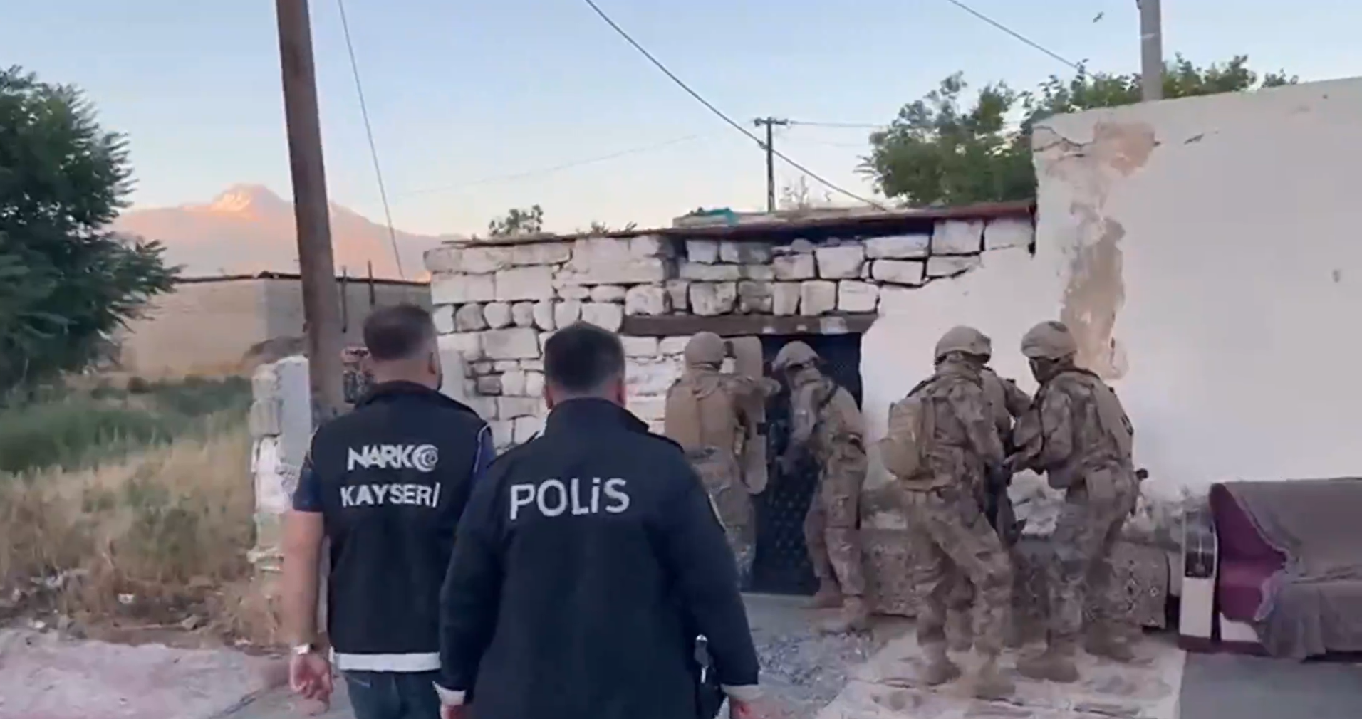 72 İlde Dev Operasyon: Binlerce Şüpheli Yakalandı, Tonlarca Madde Ele Geçirildi!