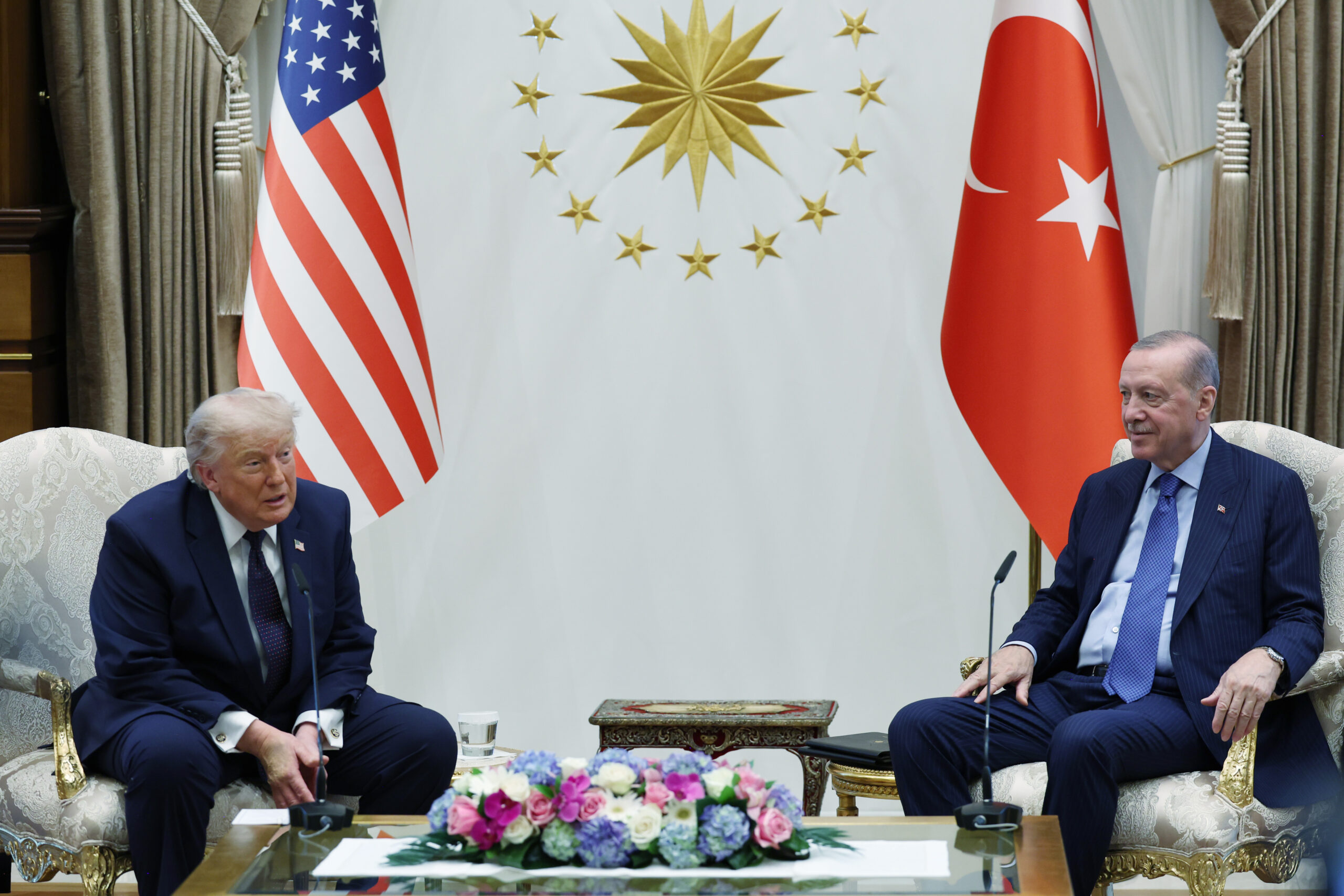 ABD Başkanı Trump: Türkiye’ye Yönelik CAATSA Yaptırımlarını Ve Ambargolarını Kaldırıyoruz