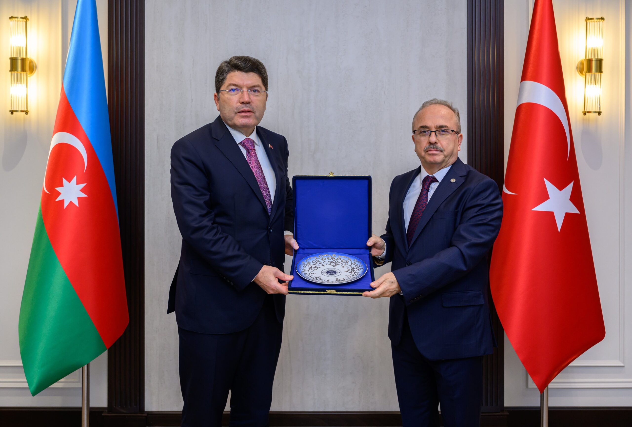 Adalet Bakanı Yılmaz Tunç, Azerbaycan’da Bakü Büyükelçiliği’ni Ziyaret Etti