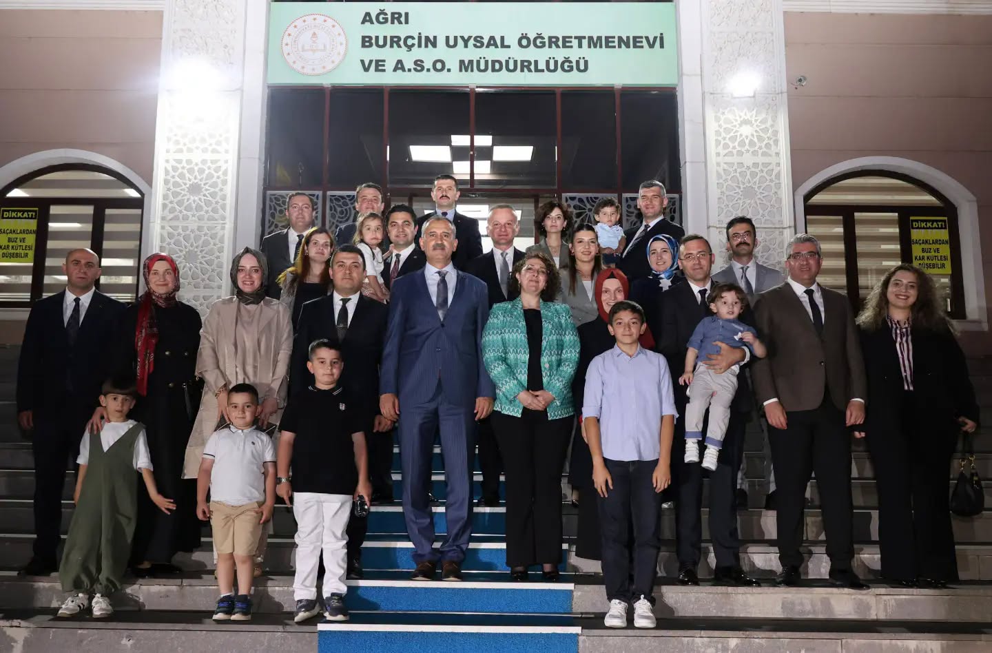 Ağrı’da Görev yerleri Değişen Mülki İdare Amirlerine veda yemeği