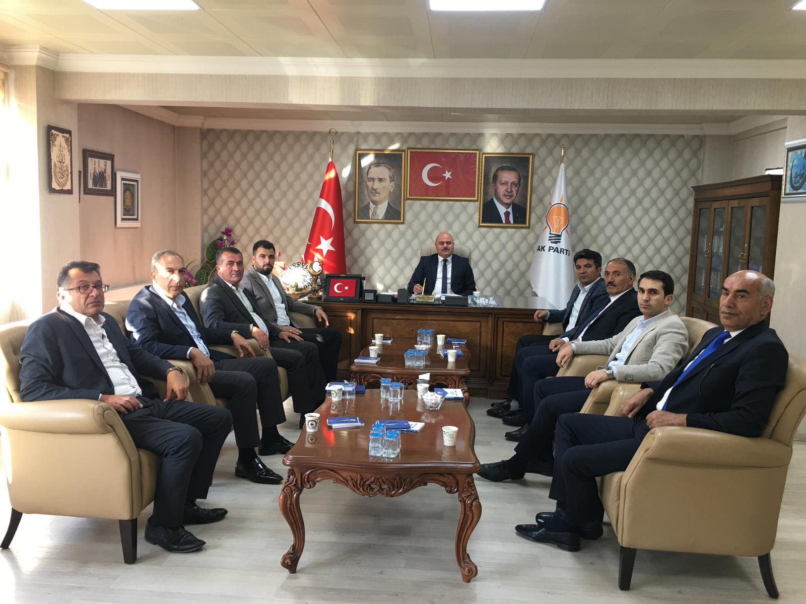 AK Parti Kars İl Başkanlığı’nda Aylık İlçe Başkanları Toplantısı Gerçekleştirildi