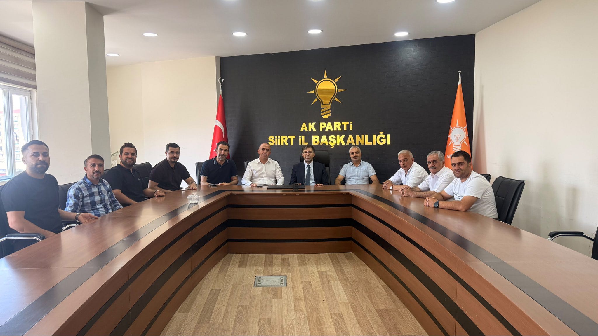 Ak Parti Siirt İl Başkanlığı’nda Yoğun Tebrik Trafiği