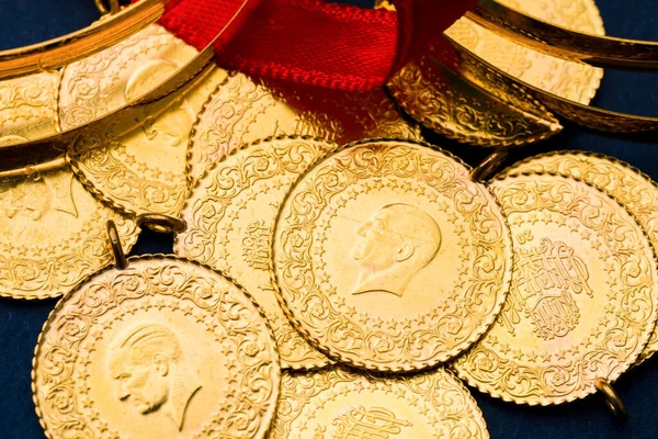 Altın Piyasasında Hareketlilik Tüm Hızıyla Sürüyor