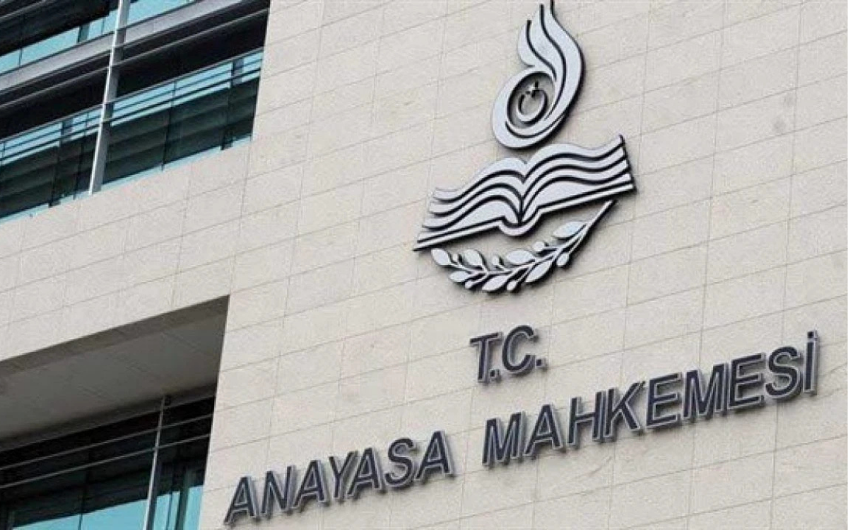 Anayasa Mahkemesi’nden Belediye Düzenlemesine Onay: Nüfusu 2 Binin Altına Düşenler Köye Dönüşecek
