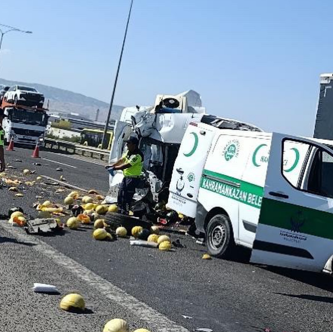 Ankara’da Kamyonet Kamyona Çarptı: 1 Ölü, 2 Yaralı