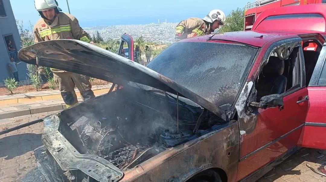 Araç Yangını Paniğe Yol Açtı