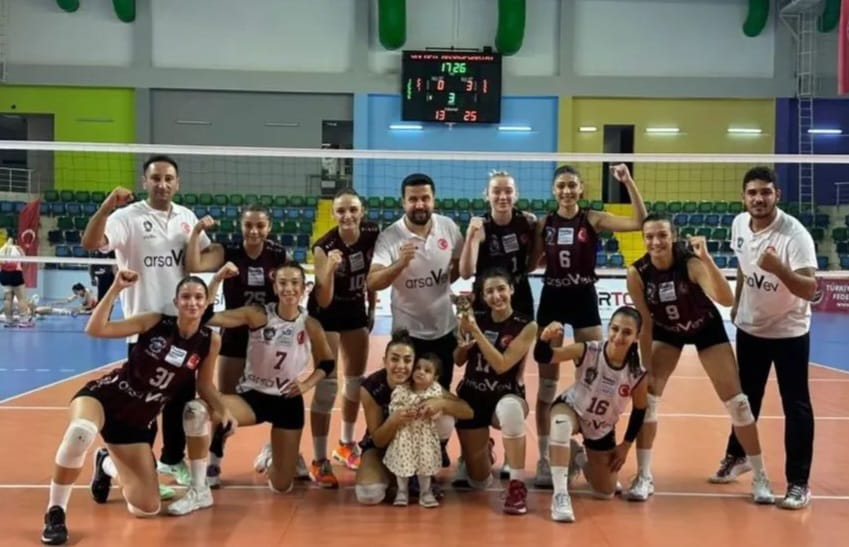 *ARSAEV Hatay Voleybol Takımı Galibiyet Serisini Sürdürüyor!*
