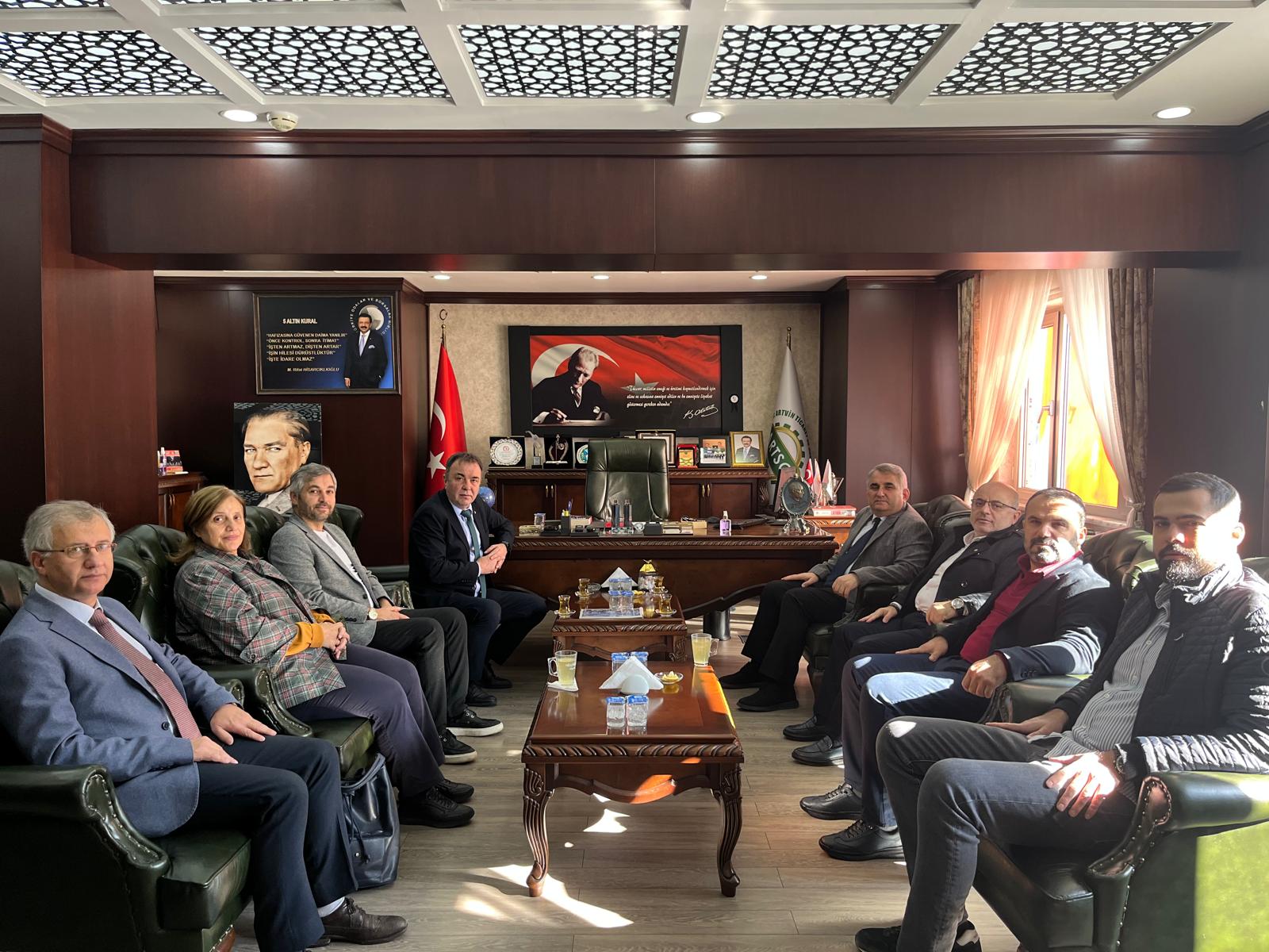 Artvin Çoruh Üniversitesi Rektörü Prof. Dr. Aydın’dan Artvin Ticaret ve Sanayi Odası’na Ziyaret