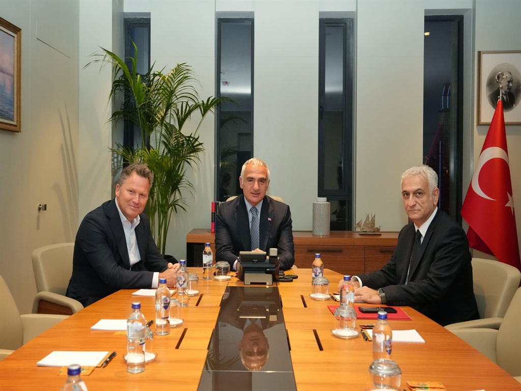 Bakan Ersoy, Avrupa’nın Dev Tur Operatörleriyle 2026 Hedeflerini Görüştü