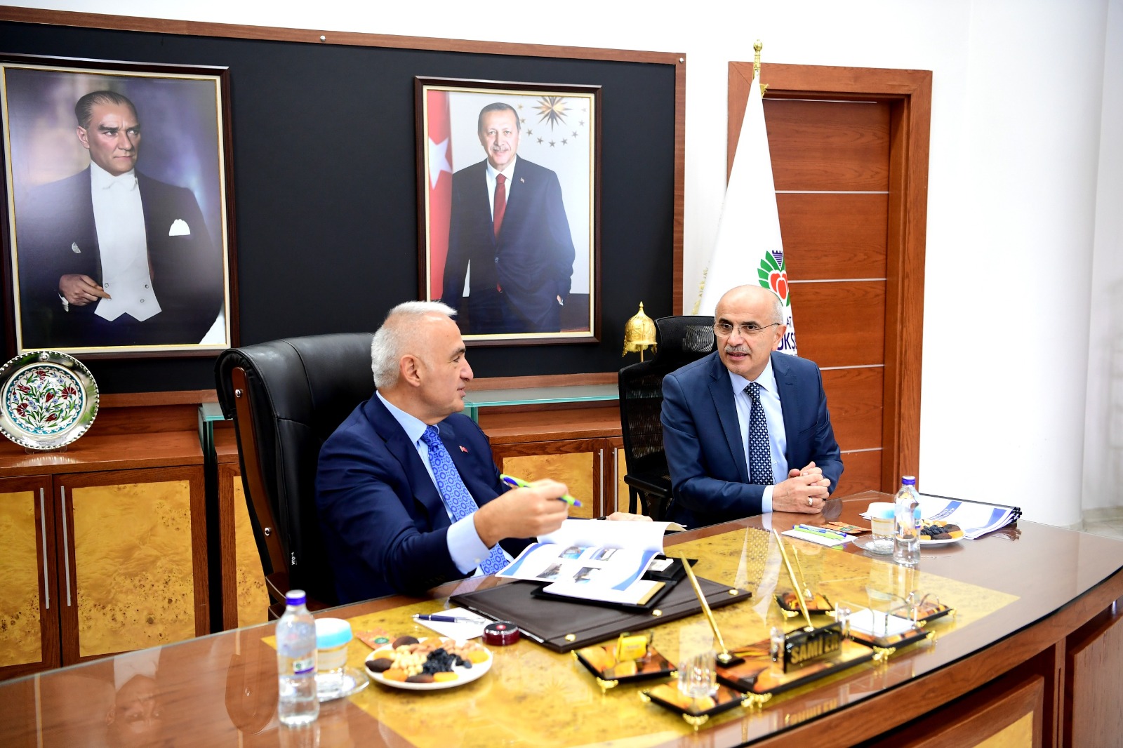 Bakan Ersoy Malatya Büyükşehir Belediyesini Ziyaret Etti