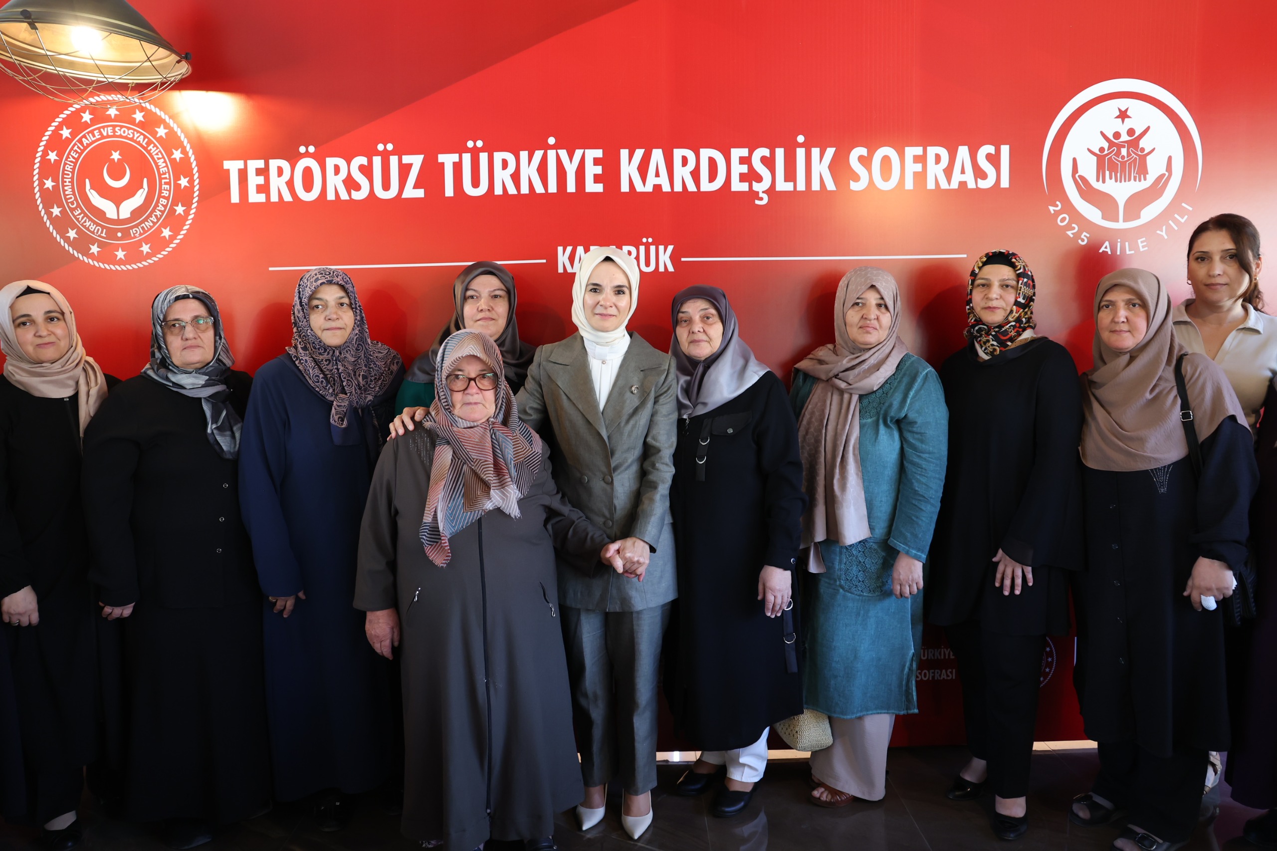 Bakan Göktaş, Karabük’te Şehit Aileleri ve Gazilerle ‘Terörsüz Türkiye Kardeşlik Sofrası’nda Buluştu