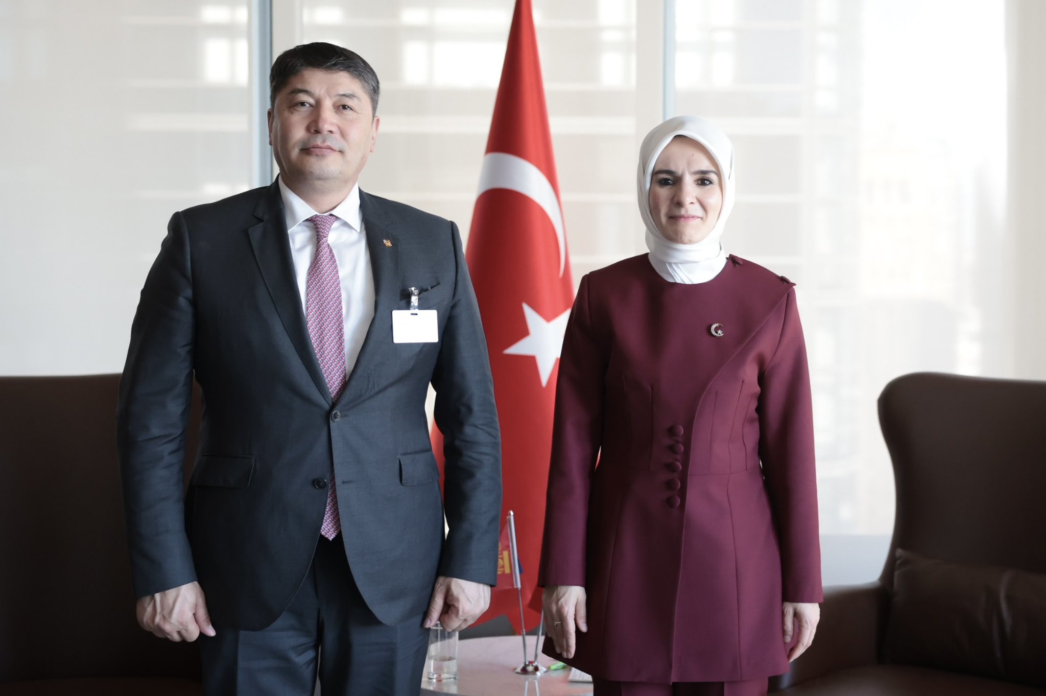 Bakan Göktaş, New York’ta Moğolistanlı Mevkidaşıyla Bir Araya Geldi