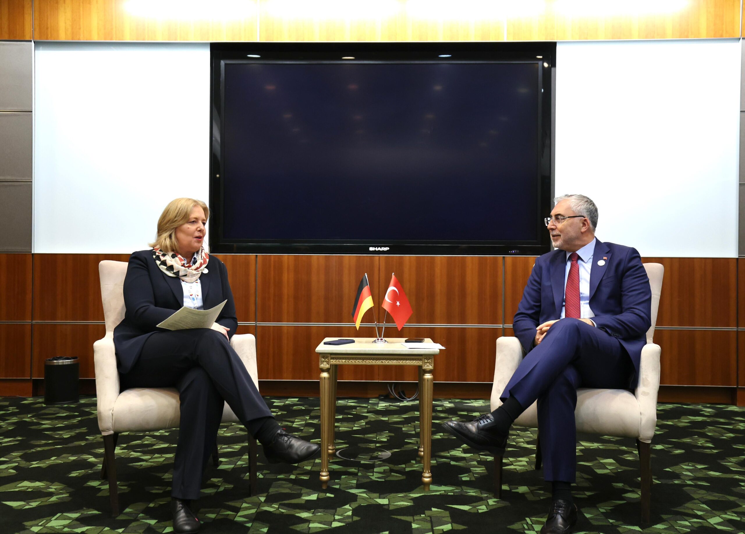 Bakan Işıkhan, Almanya Çalışma Bakanı Barbel Bas İle Doha’da Görüştü