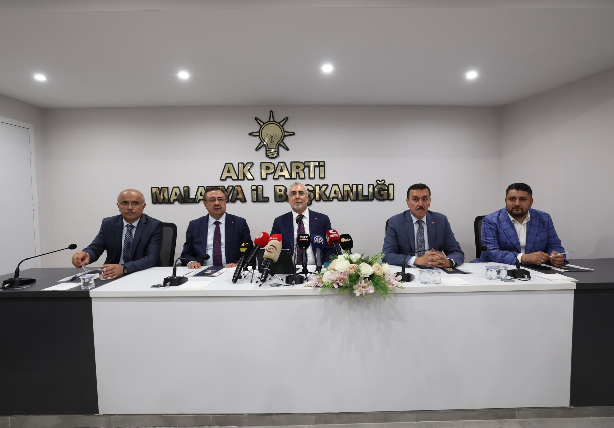 Bakan Işıkhan: Bugün Hem Masada Hem De Sahada Rota Çizen Güçlü Bir Türkiye Var