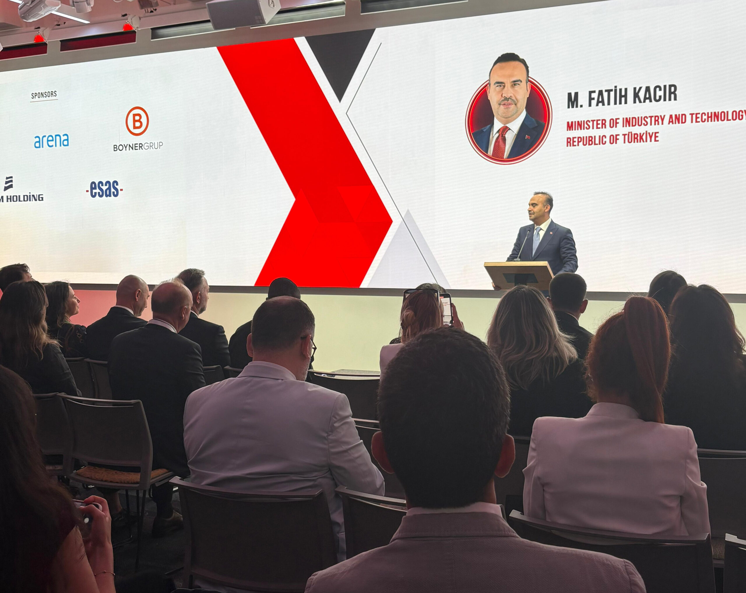 Bakan Kacır: Türkiye Güçlendikçe İnsanlığın Geleceği Daha Aydınlık Olacak