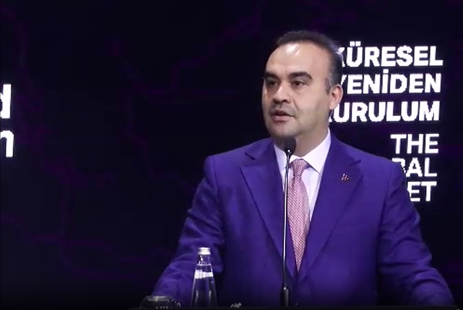 Bakan Kacır: “Yapay Zeka İnsanlığın Hizmetinde Olmalı”