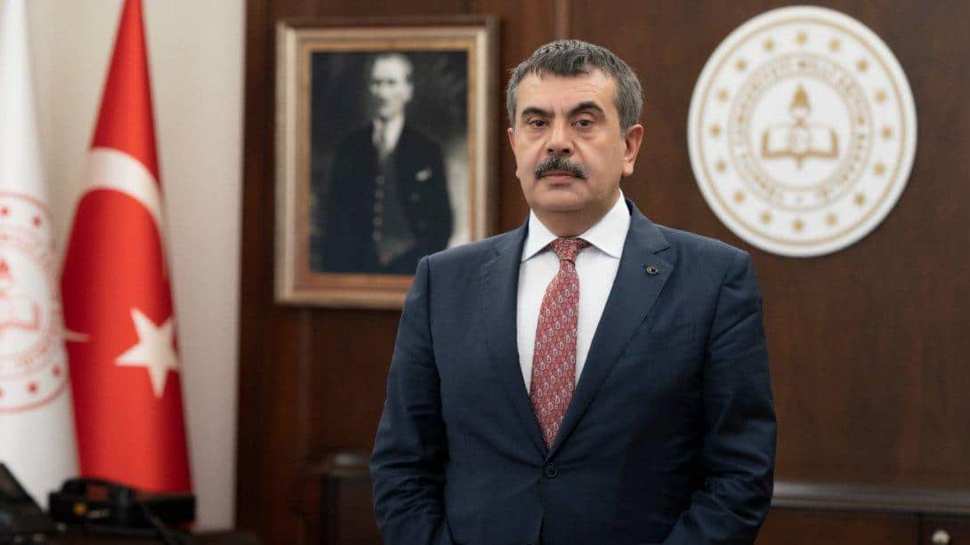Bakan Tekin’den Öğretmenlere Canlı Yayınla Mesleki Çalışma Programı Mesajı