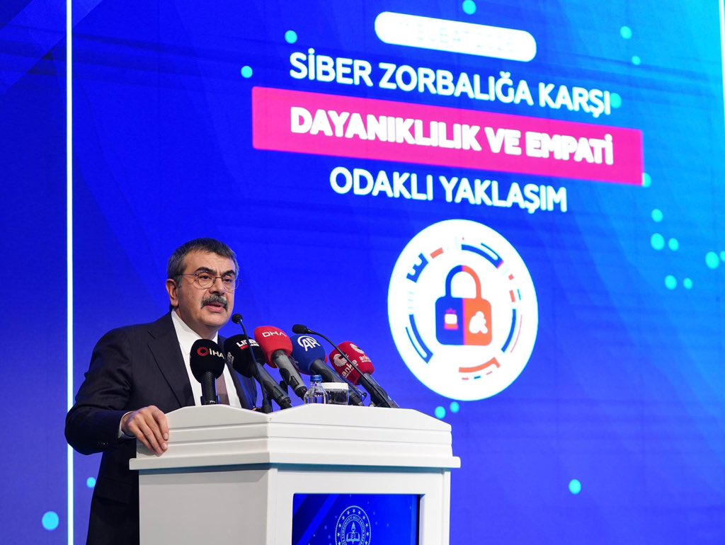 Bakan Tekin’den Siber Zorbalık Uyarısı: “Her Cümlemiz Çocuklarda Travma Yaratabilir”