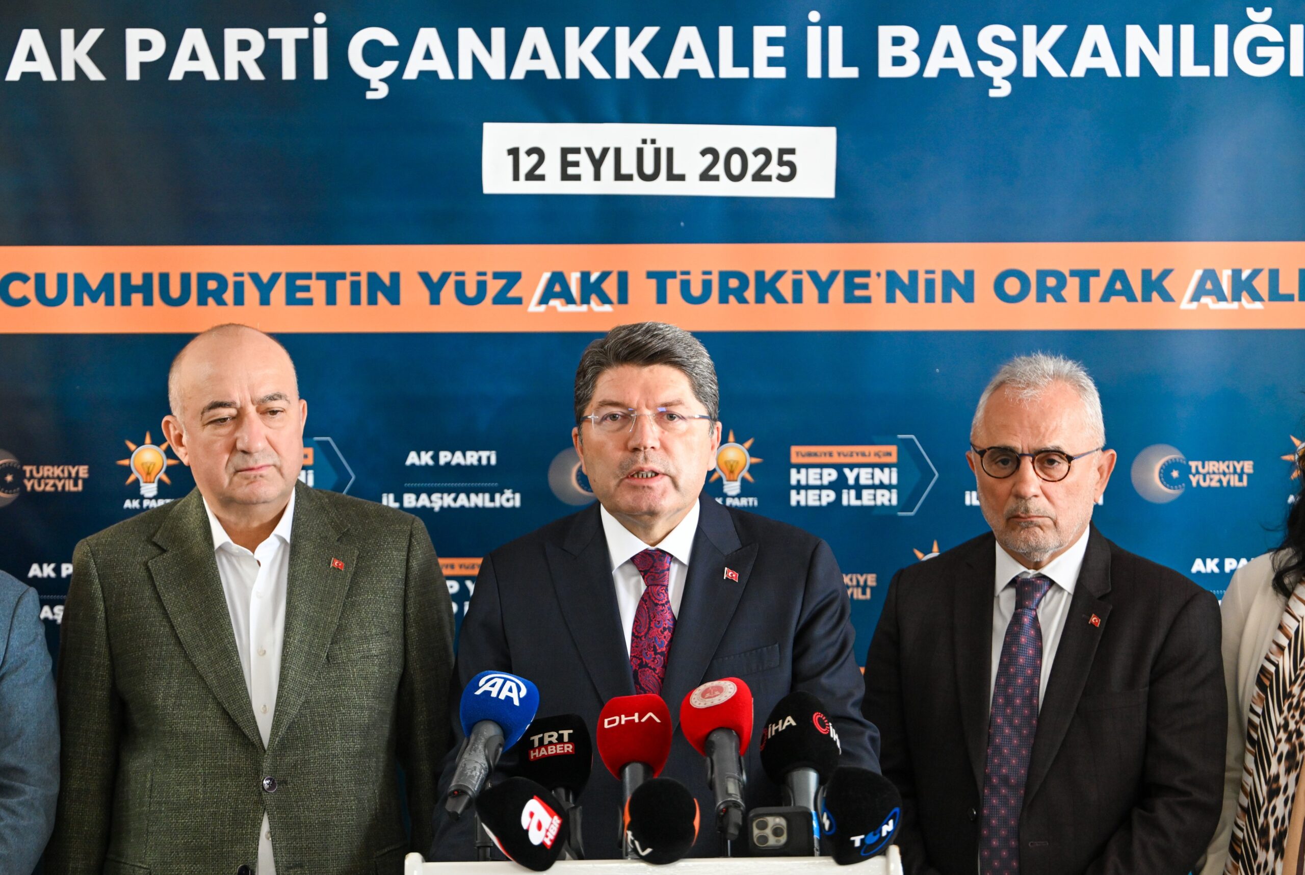 Bakan Tunç: “Darbe Anayasasıyla Yönetilmekten Memnun Değiliz, Demokratik ve Sivil Anayasa Şart”