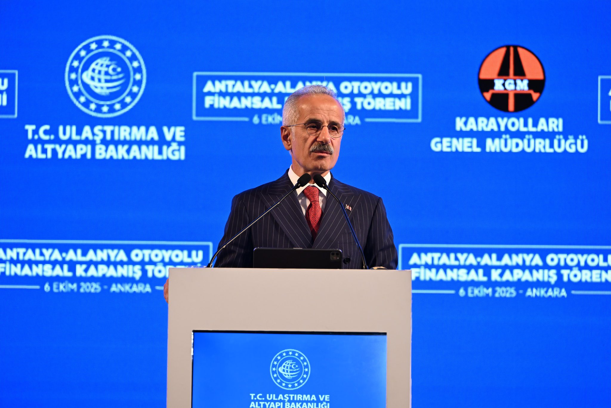 Bakan Uraloğlu: “Antalya-Alanya Otoyolu 36 Dakikada Tamamlanacak, Yıllık 17,7 Milyar Lira Tasarruf Sağlayacak”