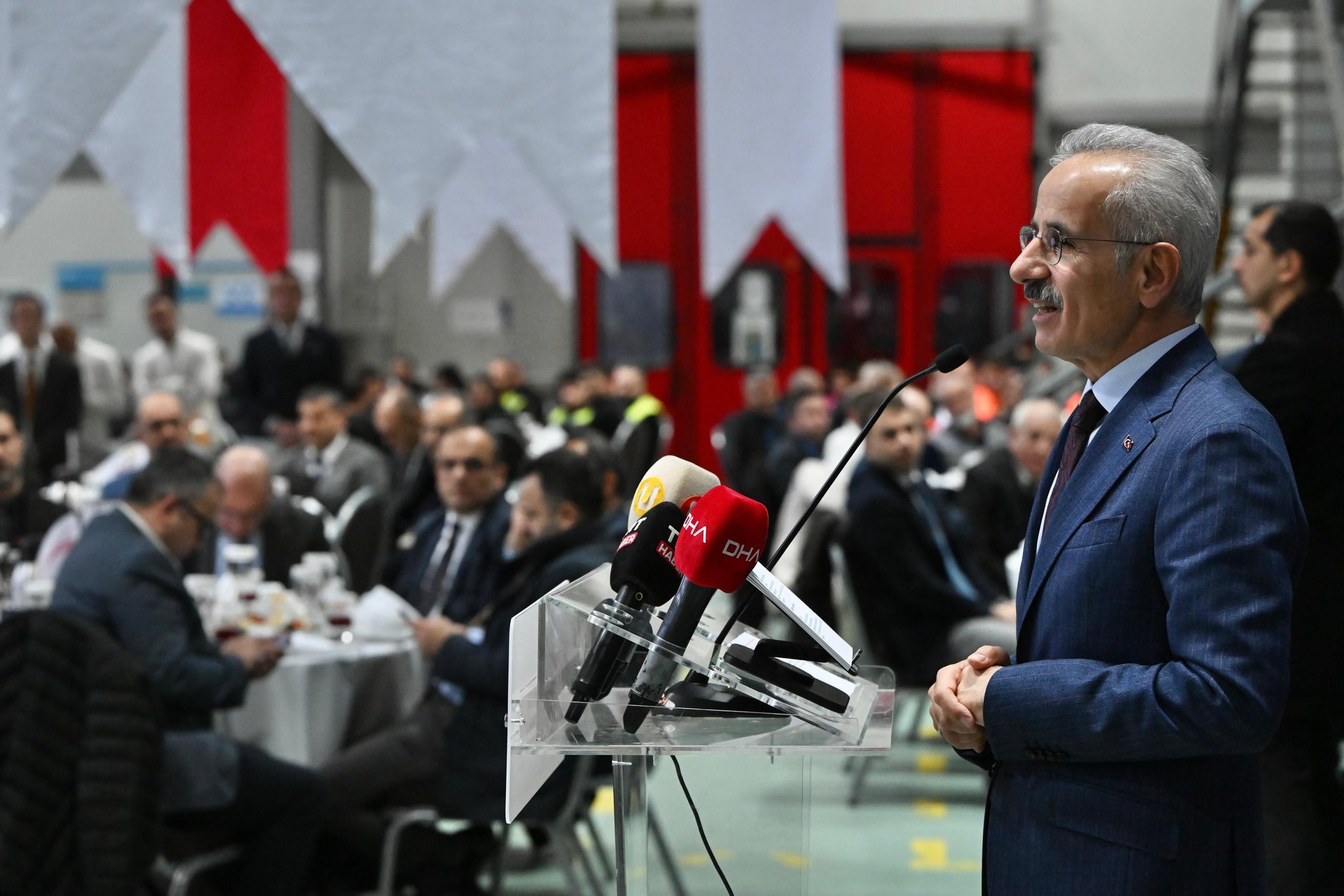 Bakan Uraloğlu’ndan Bayram Müjdesi: Trenlerde 8 Bin 898 Kişilik Ek Kapasite