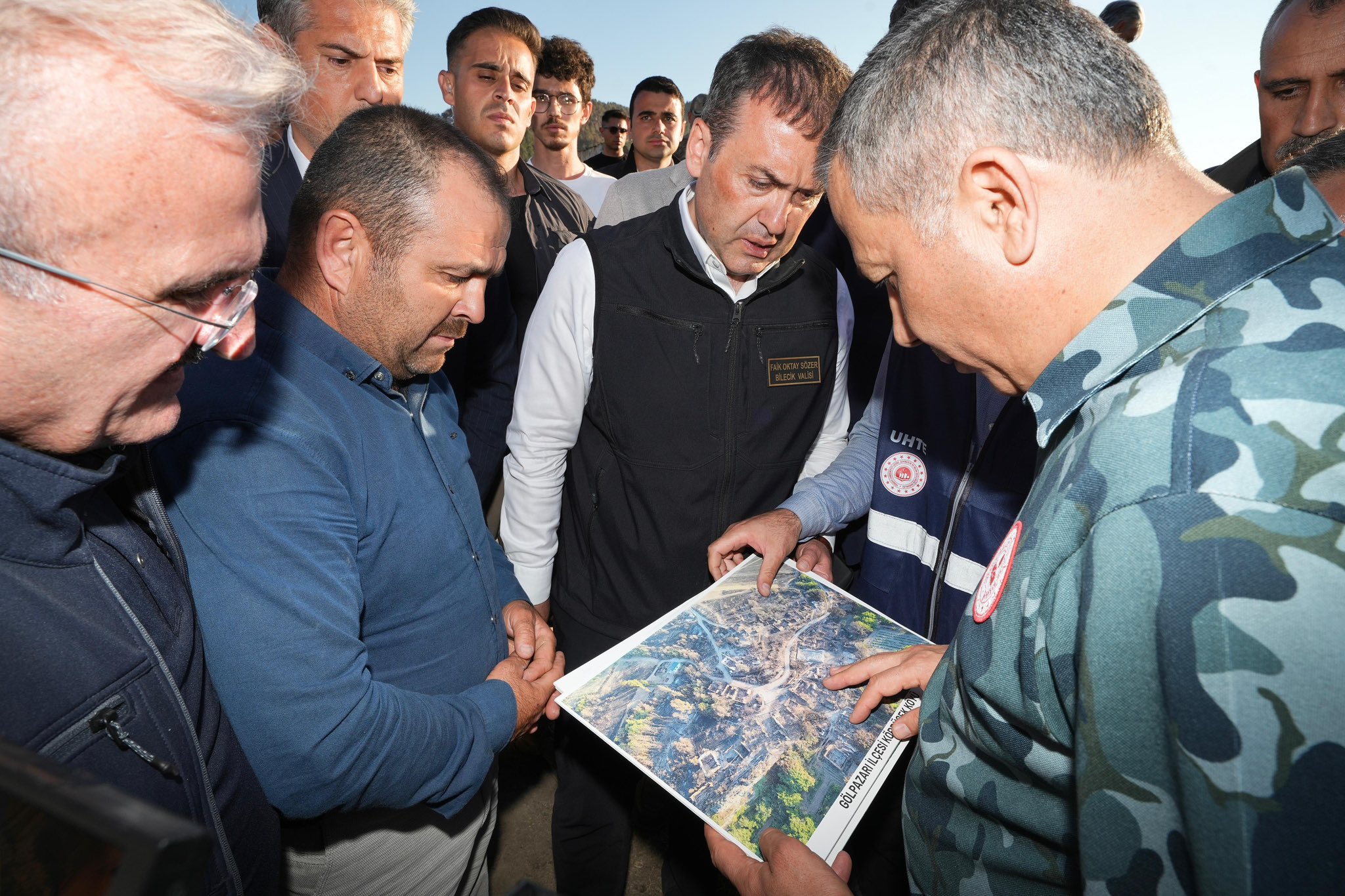 Bakan Yerlikaya’dan Yangın Bölgesine Ziyaret: “Devlet Tüm Kurumlarıyla Sahada”