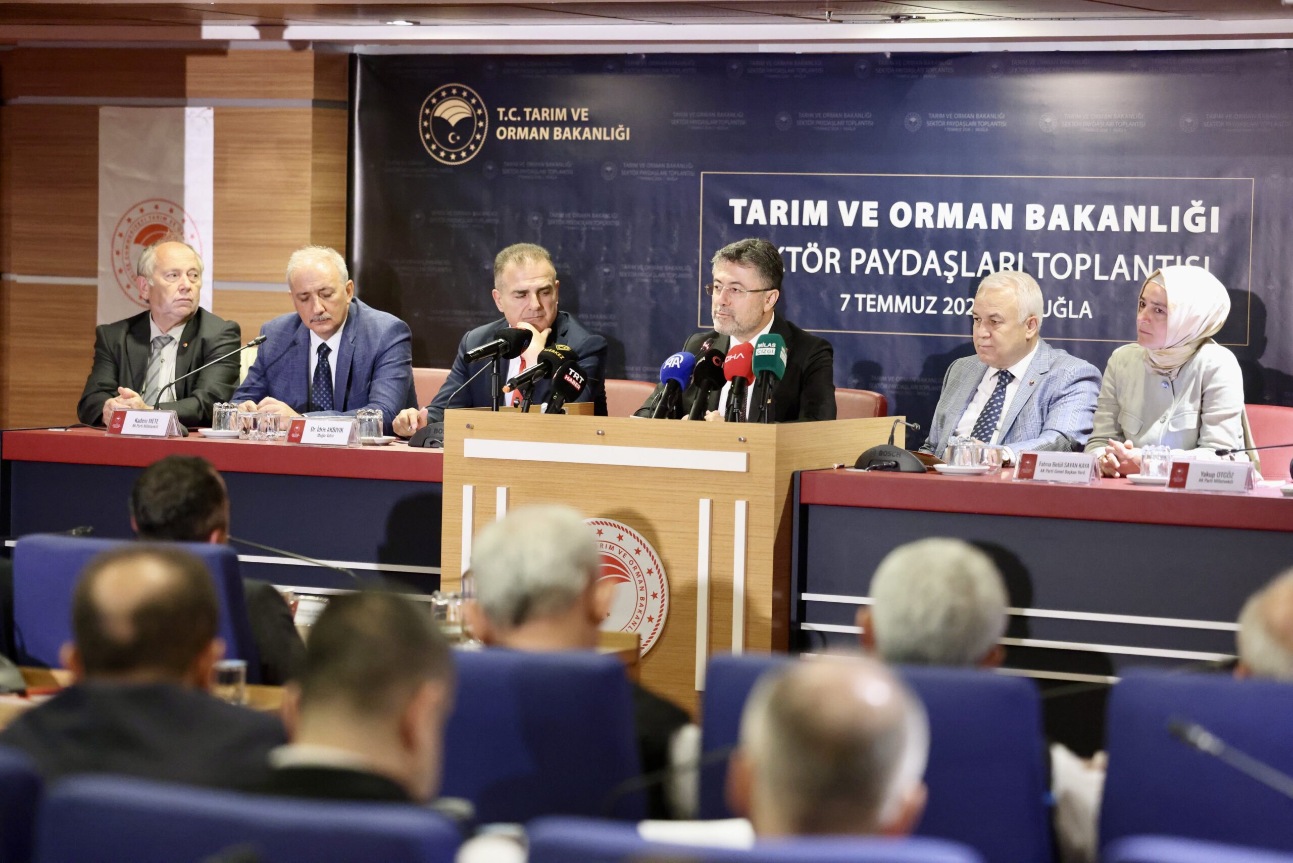 Bakan Yumaklı Muğla’da Sektör Temsilcileriyle Buluştu