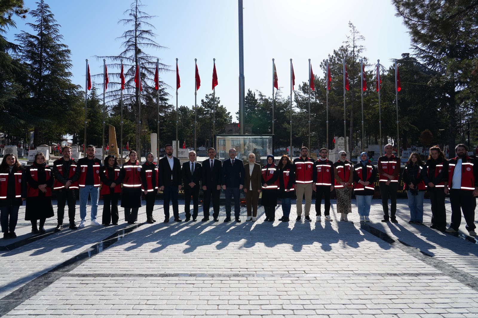 Bakanlıktan Şehitliklerde Bayrama Özel Seferberlik: İlk Ziyaret Cebeci’de Gerçekleşti