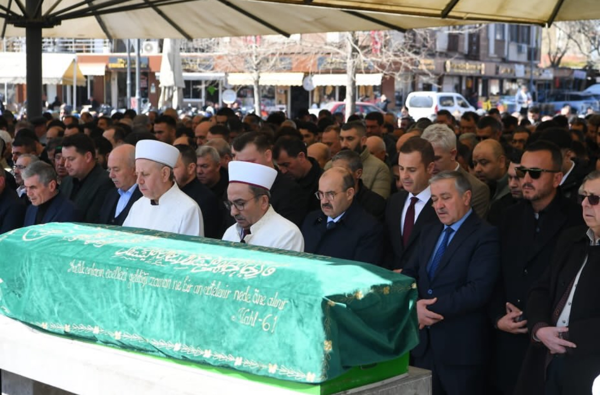 Balıkesir’in Sevilen Esnafı Sinan Ergüven Son Yolculuğuna Uğurlandı