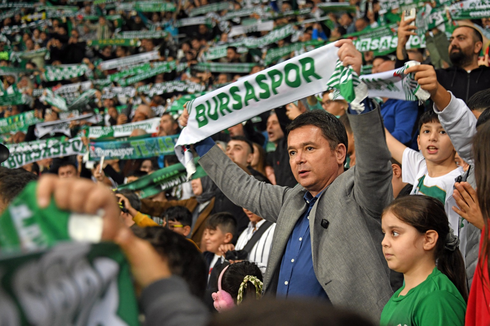 Başkan Erkan Aydın, 120 Çocuğu İlk Kez Bursaspor Maçına Götürdü