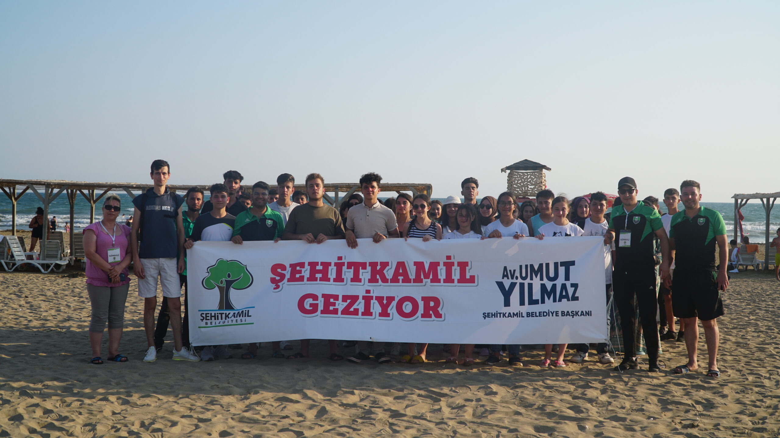 BAŞKAN YILMAZ ÖĞRENCİLERE KARNE HEDİYESİ