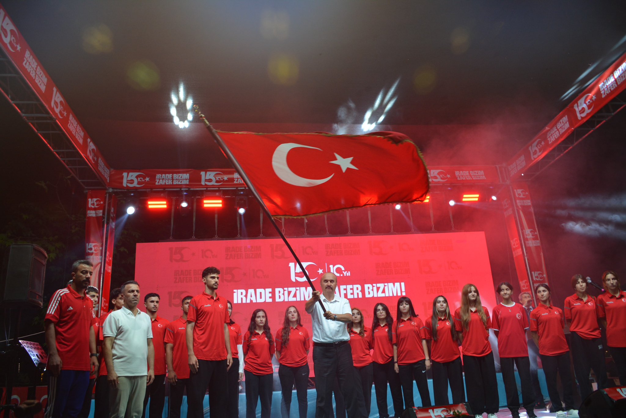 Batman’da Genç Sporculardan Anlamlı Bayrak Koşusu