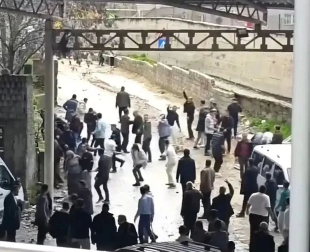 Bayramda Aileler Çatıştı: 3 Ölü