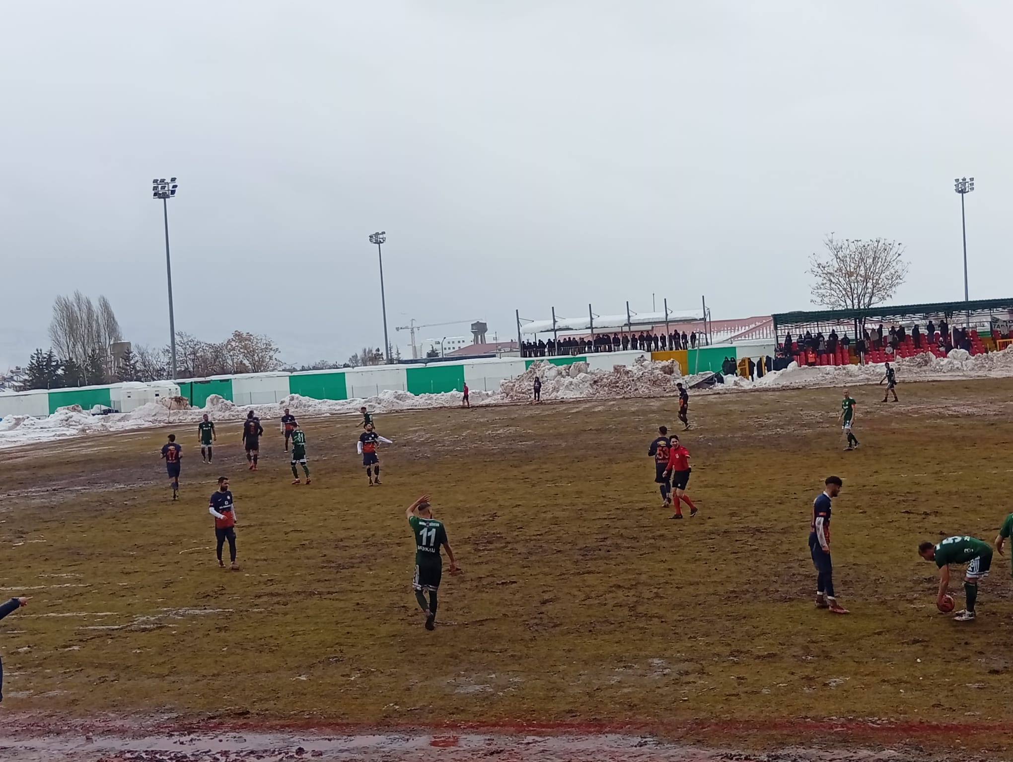 Bingöl’de Puanlar Paylaşıldı: Lider 12 Bingölspor Sahasında Takıldı