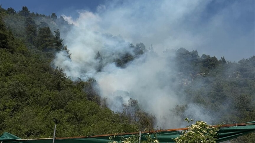 Bursa ve İzmir’de Çıkan Orman Yangınlarına Müdahale Ediliyor