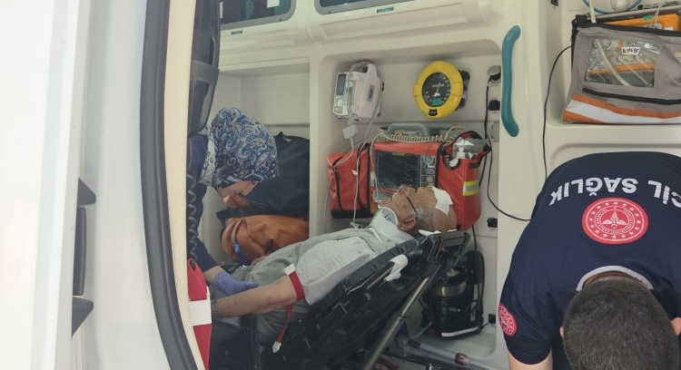 Bursa’da 91 Yaşındaki Sürücü Direksiyon Başında Fenalaştı: 4 Araca Çarptı!