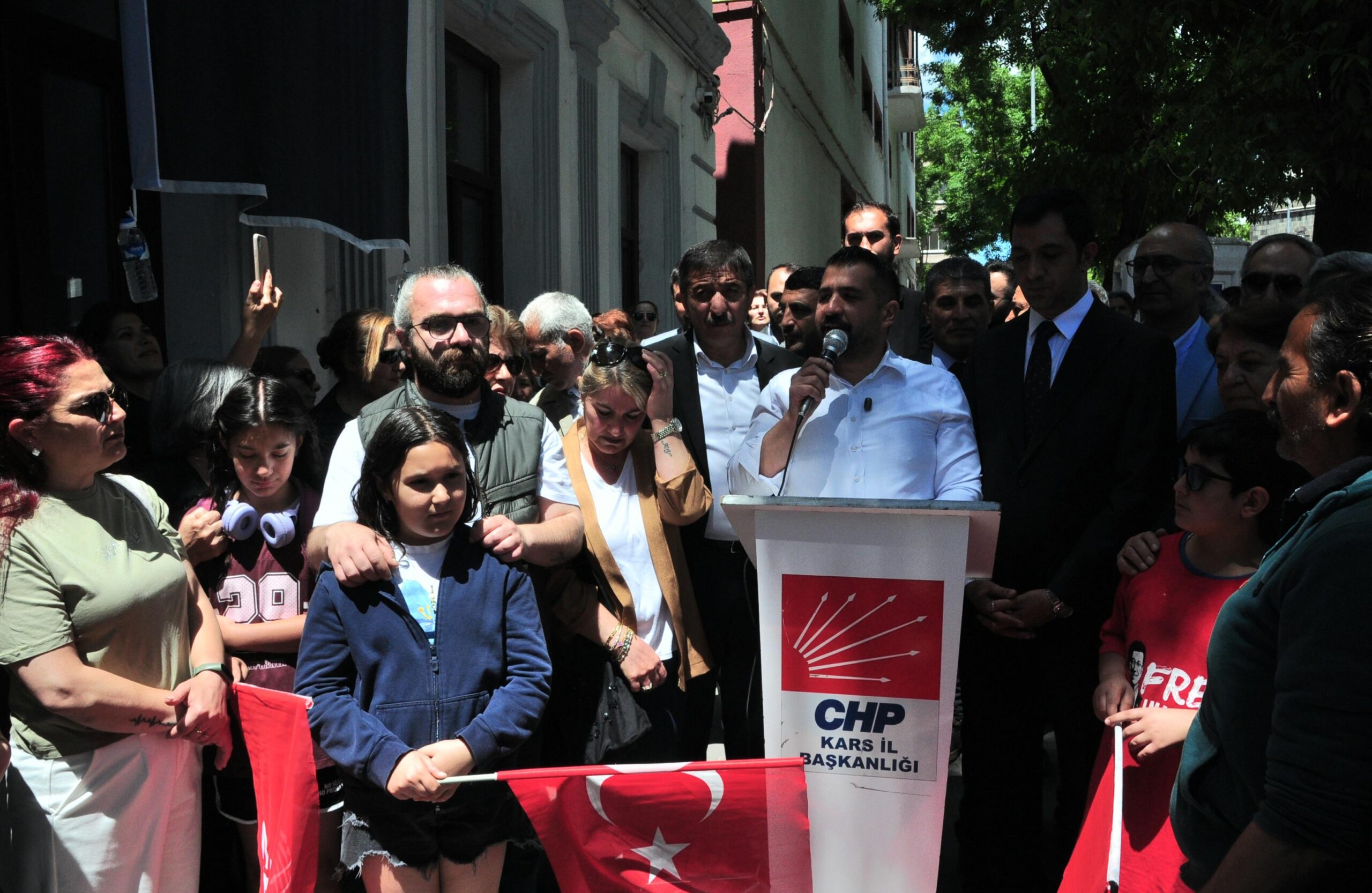 CHP’de Kars Krizi: Görevden Alınan İl Başkanı Onur Uludaşdemir’den Genel Merkeze Sert Tepki