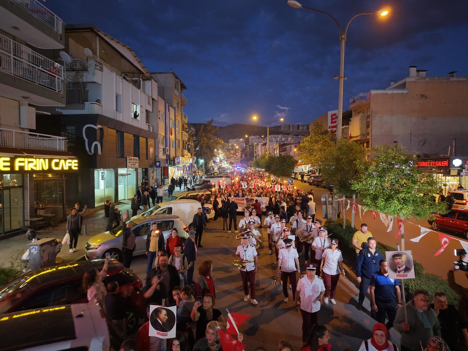 Çiğli’de Cumhuriyet’in 102. Yılı Büyük Coşkuyla Kutlandı