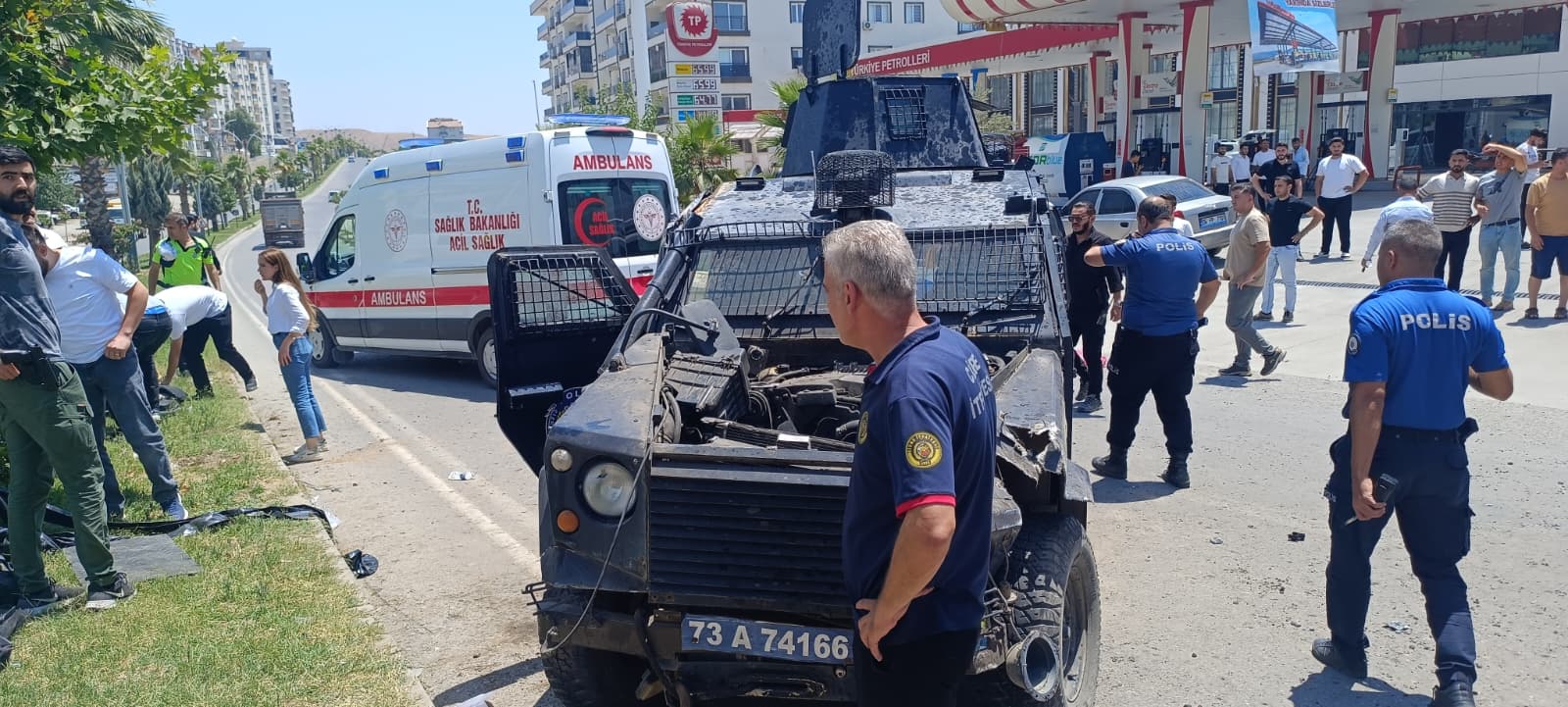 Cizre’de Zırhlı Polis Aracı Takla Attı: 2 Yaralı