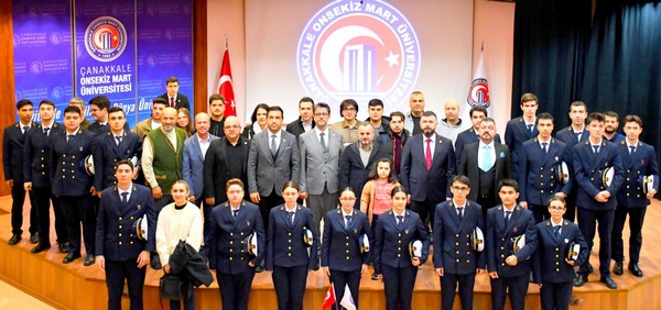 ÇOMÜ’de “Yapay Zekanın Matematiksel Temelleri ve Yükseköğretimde Dönüştürücü Etkileri” Konferansı Gerçekleşti