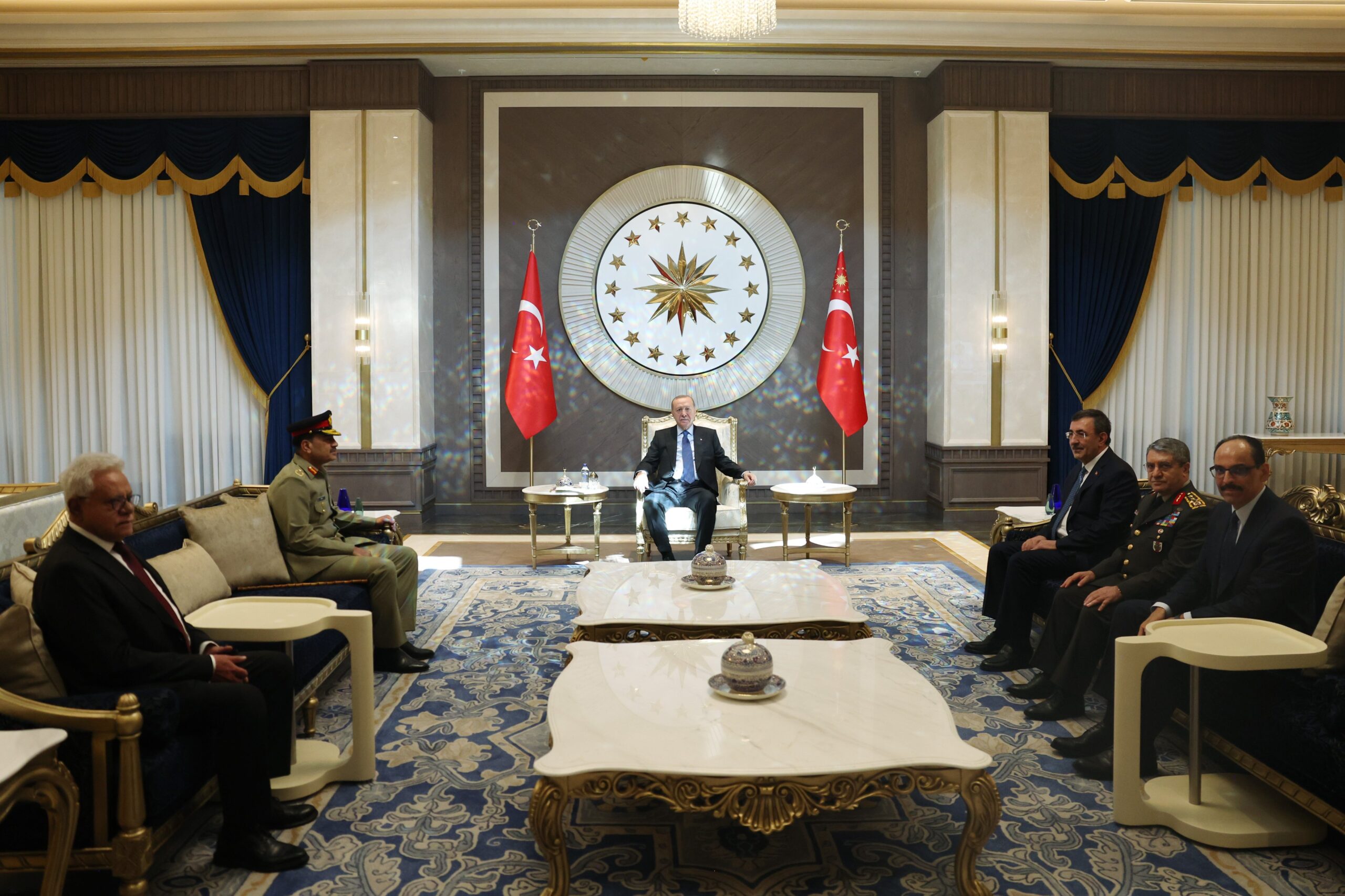 Cumhurbaşkanı Erdoğan Pakistan Savunma Kuvvetleri Komutanı Munir’i Kabul Etti
