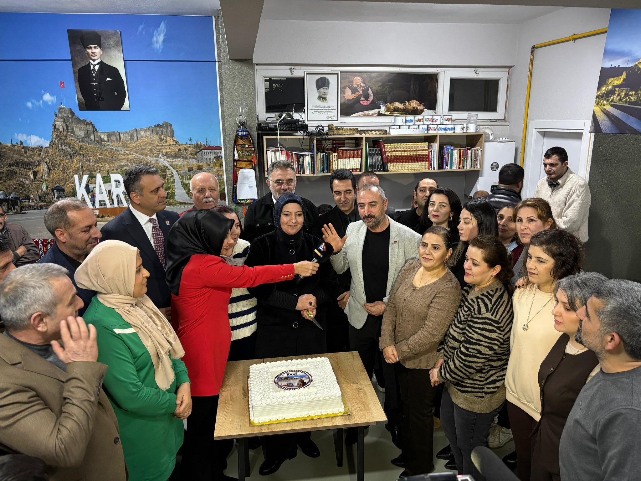 Darıca’da Anlamlı Gece: Serhat Kars Derneği 1. Yaşını Coşkuyla Kutladı