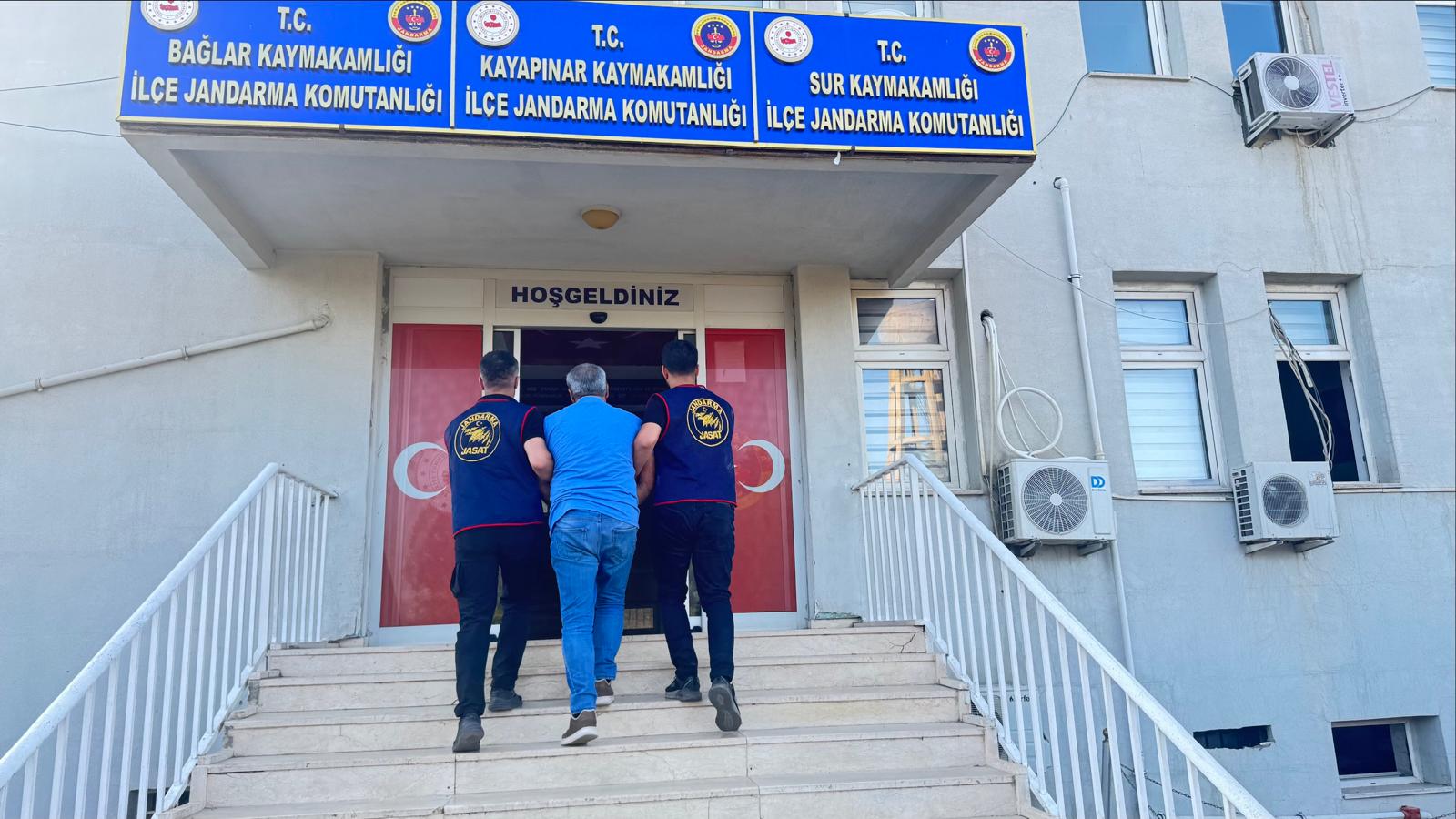 Diyarbakır’da JASAT Operasyonu: 40 Kişi Yakalandı