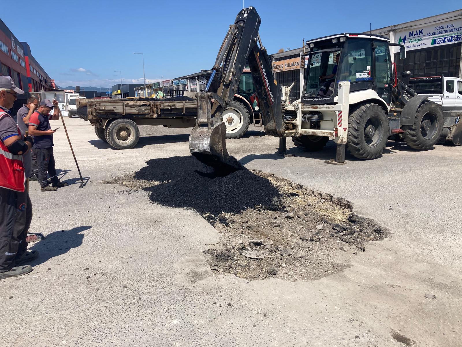 Düzce Belediyesi Fen İşleri Müdürlüğü, 63 Mahallede Çalışmalarını Sürdürüyor