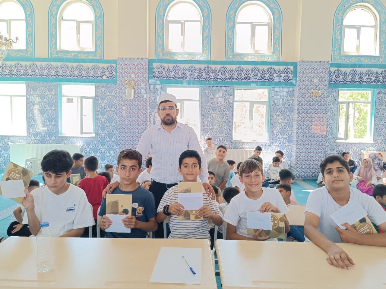 Edremit ve Tuşba’daki Yaz Kur’an Kursları Arasında Bilgi Yarışması Düzenlendi