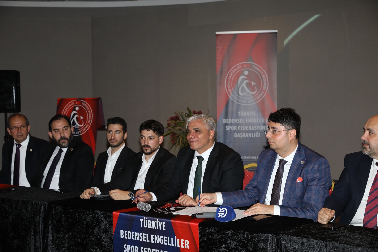 Engelsiz Ruhlara Anlamlı Destek: Milli Takıma Üç Güçlü Sponsordan Tam Destek